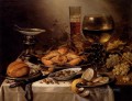 銀の大皿にカニを載せた晩餐会の静物画 ピーテル・クラース